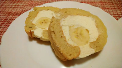 バナナのロールケーキ